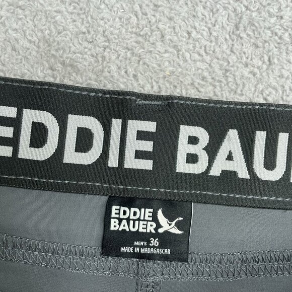 Eddie Bauer Rainier 10” Tech Shorts Men’s 36 Cargo Outdoor Gray J180 - Picture 4 of 8